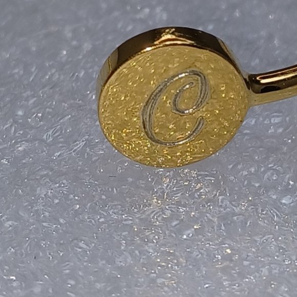 Sarah Chloe 925 marked Adjustable Bangle with engraved C, gold plated - Picture 3 of 9